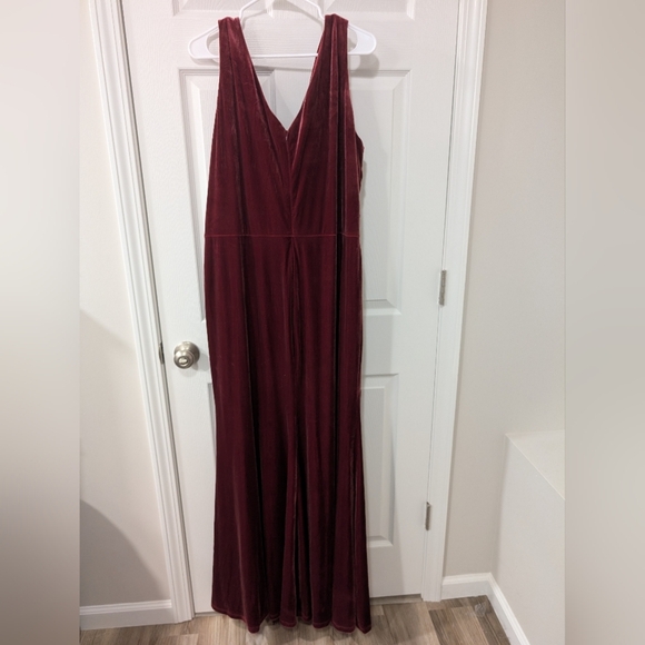 Revelry Size 24, Dawson Velvet Dress In Burgundy, Bridesmaid, Formal, Ruching - Picture 6 of 8